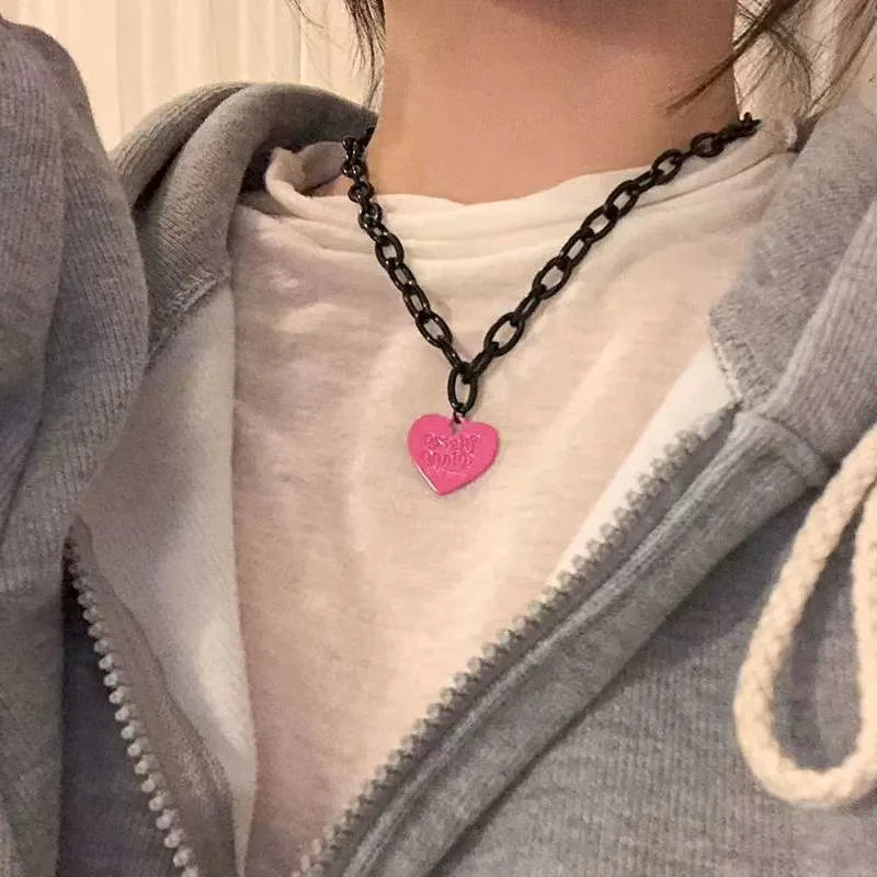 Dospita New ins Hip-hop Personality Design Heart Necklace Clavicle Chain Love Pendant Necklaces Sweater Chain For Women Fashion Jewelry