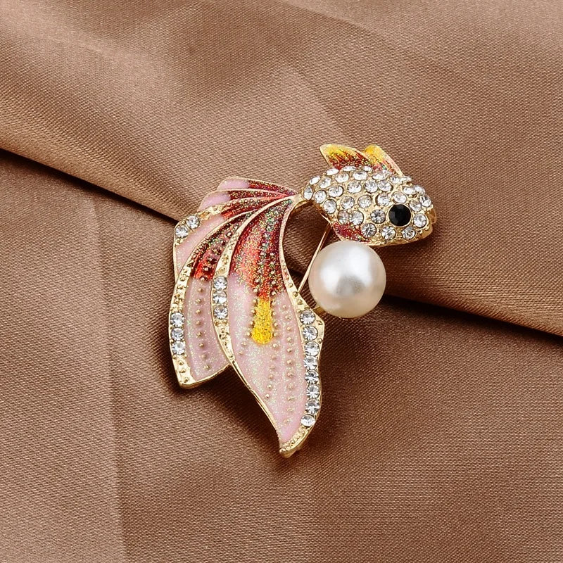 Dospita Cute Color Goldfish Brooch Fashion Rhinesonte Pearl Fish Animal Pin Brooches Accessories