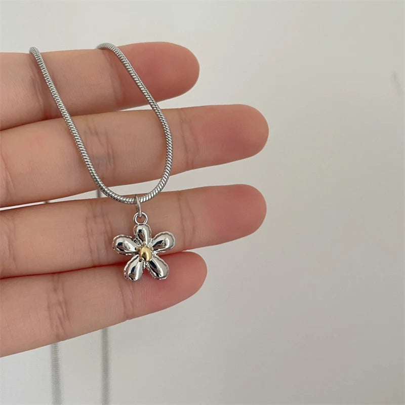 Dospita Korean Fashion Sweet Cool Flower Star Butterfly Pendant Necklaces for Women Vintage Elegant Snake Chains Necklace Y2K Jewelry