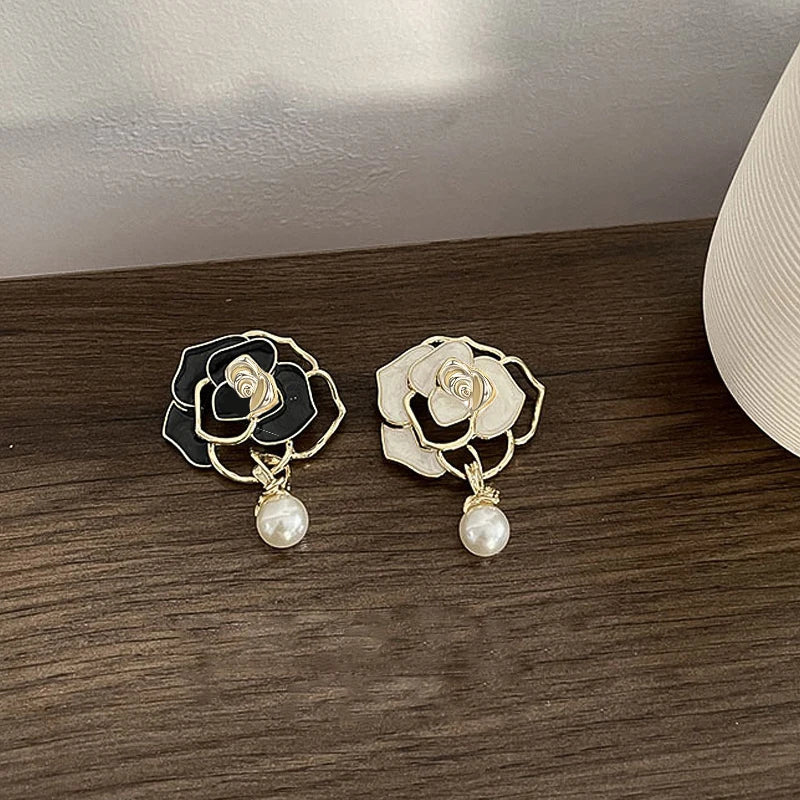 Dospita Enamel Flower Pearl Pendant Camellia Brooches Hollow Out Badge Vintage Temperament Collar Pins Clothing Accessories Jewelry