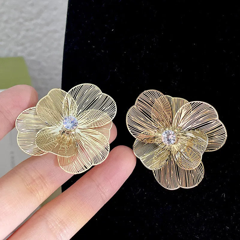 Dospita  -  Fashion Hollow Gold Color Metal Earrings for Women Large Exaggerated Flower Stud Earrings Jewelry Gifts Wholesale