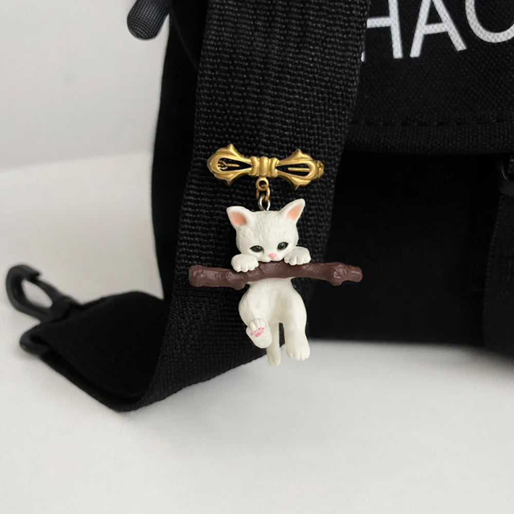 Dospita Cute 3D Cat Animal Hanging Branch Brooch Kawaii Animal Lapel Pins Clothes Backpack Jackets Decoration For Children Women Gifts