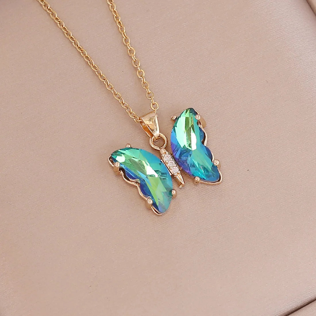 Dospita Fashion Classic Rhinestone Butterfly Pendant Necklace for Women Simple Clavicle Chain Colorful Insect Charm Necklaces Jewelry