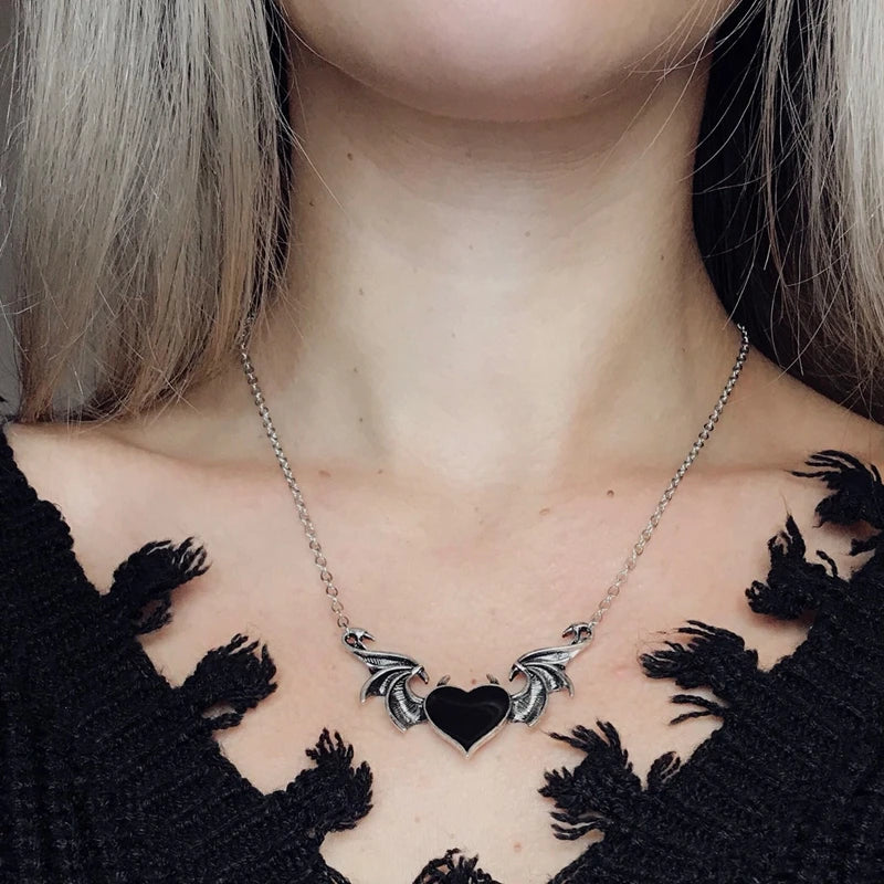 Dospita Gothic Devil Winged Necklace Punk Retro Heart Pendant Clavicle Chain Hip Hop Oil Dripping Choker Collar Necklace Jewelry Gift