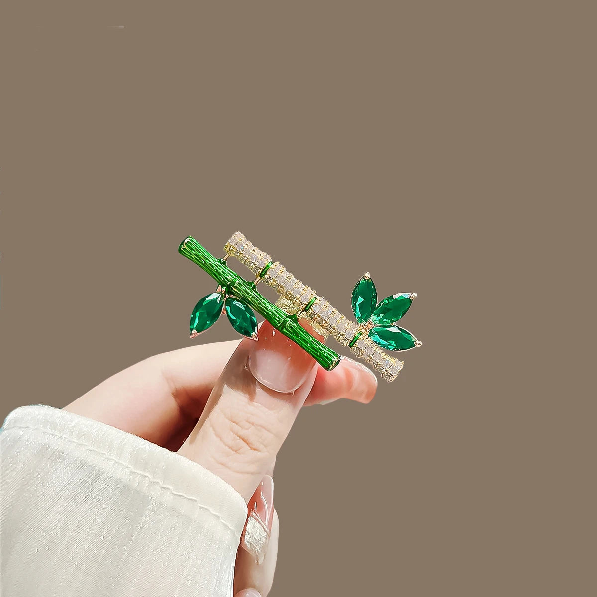 Dospita Temperament Elegant Retro Green Plant Imitation Emerald Bamboo Shape Brooch Pin For Women Brooches Suit Collar Dress Accessories