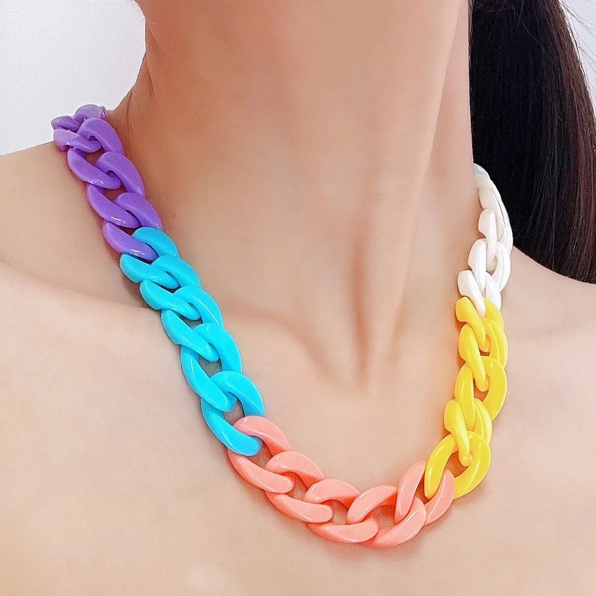 Dospita Big Thick Cuban Chain Ckoker Necklace for Women Colorful Acrylic Resin Twist Chain Collar Necklace Punk Hip Hop Jewelry Gifts