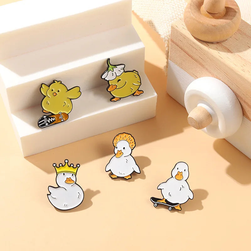 Dospita Cute Yellow Duckling Enamel Brooch Duck Mother Untitled Goose Skateboard Crown Fun Metal Badge Costume Lapel Pin Jewelry