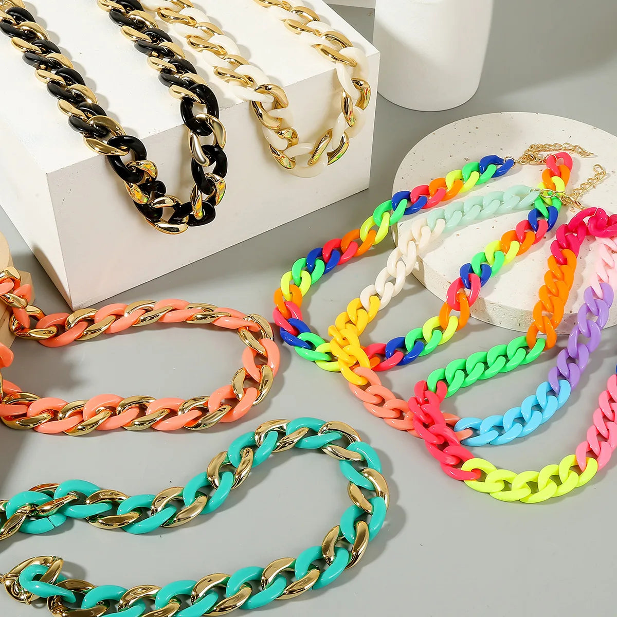 Dospita Big Thick Cuban Chain Ckoker Necklace for Women Colorful Acrylic Resin Twist Chain Collar Necklace Punk Hip Hop Jewelry Gifts