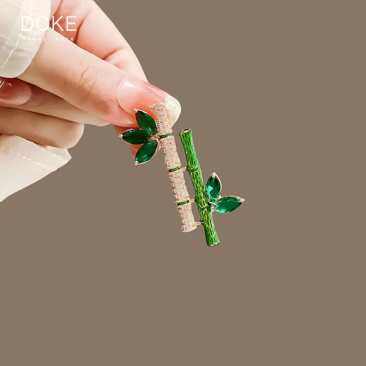 Dospita Temperament Elegant Retro Green Plant Imitation Emerald Bamboo Shape Brooch Pin For Women Brooches Suit Collar Dress Accessories