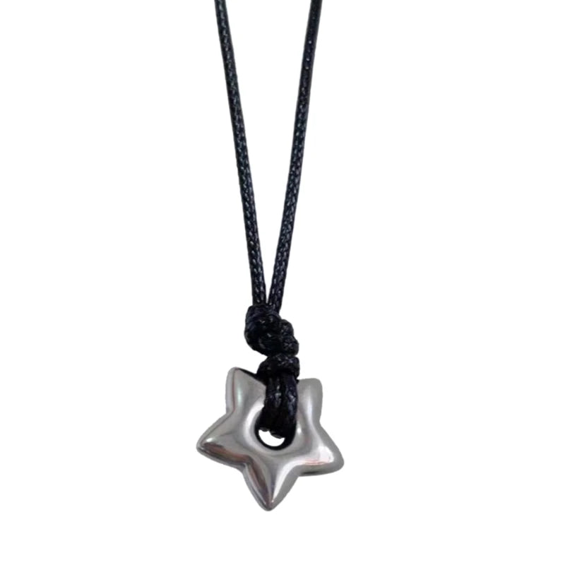 Dospita  -  Hollow Five-pointed Star Necklace Female Temperament Clavicle Chain High