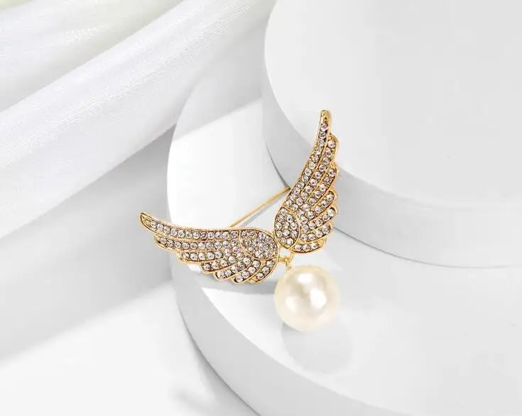 Dospita Temperament Angel Wings Brooches Pins Women's Exquisite Round White Pearl Pin Corsage Accessories Charm Clothing Wear Gifts