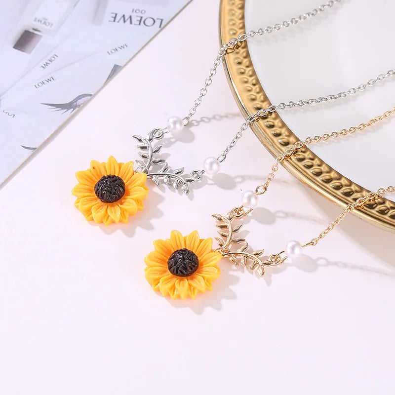 Dospita  Pearl New Creative Sunflower Pendant Necklaces Vintage Fashion Daily Jewelry Temperament Cute Sweater Necklaces for Women