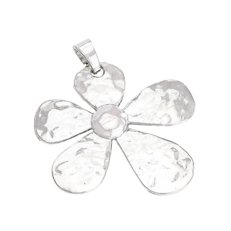 Dospita  -  Durable Alloy Heart Pendant Hollow Jewelry Charm Flower Pendant Alloy Material