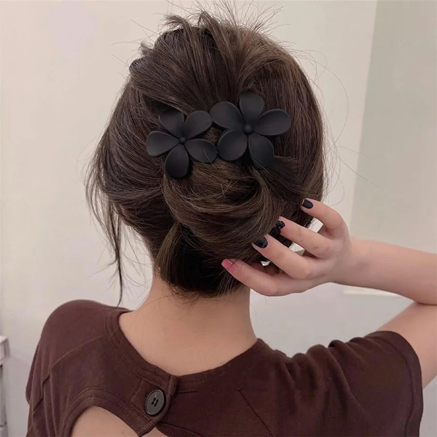 Dospita 4Pcs flower Hair Clips Matte French Hair Barrette Black Floral Hairpins Hair Claw Clips Non-Slip Hair Clamps Grab Elegant Hair A