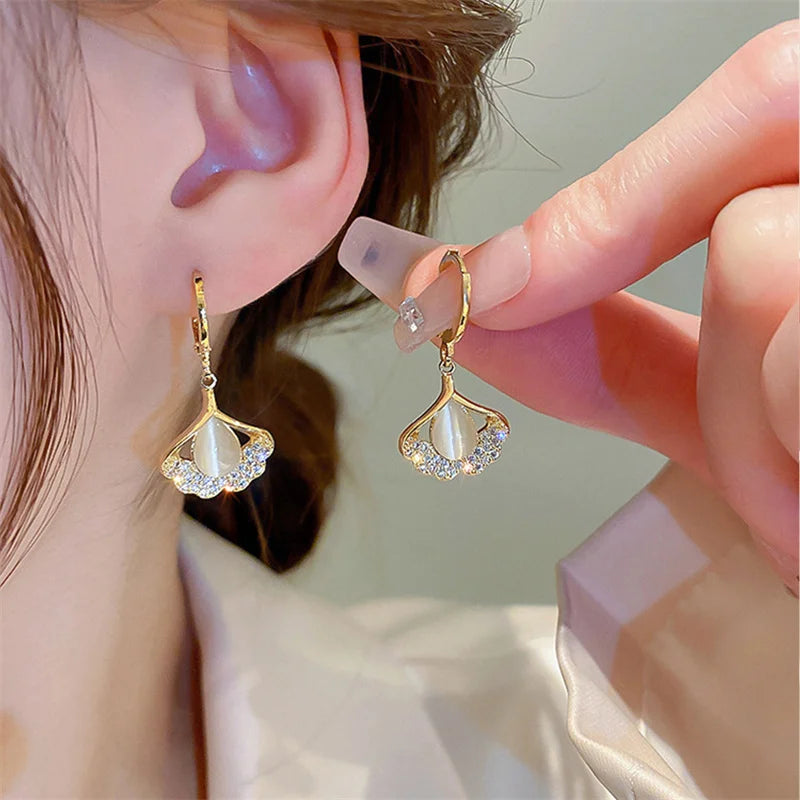 Dospita  -  New French Elegant Gold Color Bean Spliced Flat Pearl Earrings for Korean Fashion Jewelry Party Women's Sweet Accessories