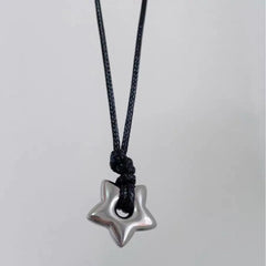 Dospita  -  Hollow Five-pointed Star Necklace Female Temperament Clavicle Chain High