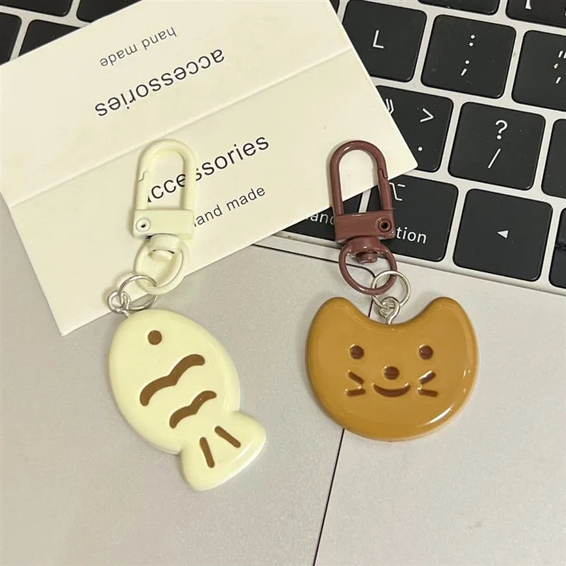 Dospita  -  Cute Little Cat Keychain Creative Fish Cat Resin Cartoon Doll Pendent Fashion Bag Accessories for Kids Couple Gift Car Keyring