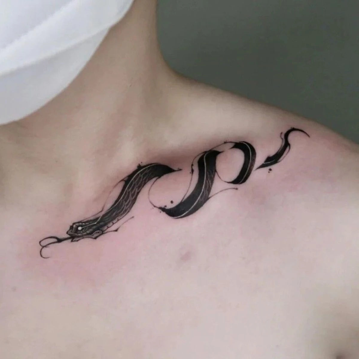 Dospita  -  1 Sheet Snake Clavicle Tattoo Sticker Waterproof Lasting Temporary Tattoo