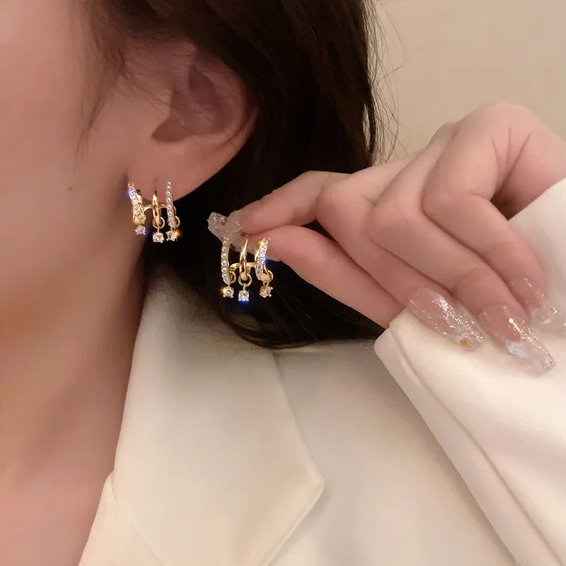 Dospita  -  New Bright Crystal Luxury Korean Unusual Claw Stud Earrings Ear Piercing Hook Irregular Pearl Christmas Jewelry Gift